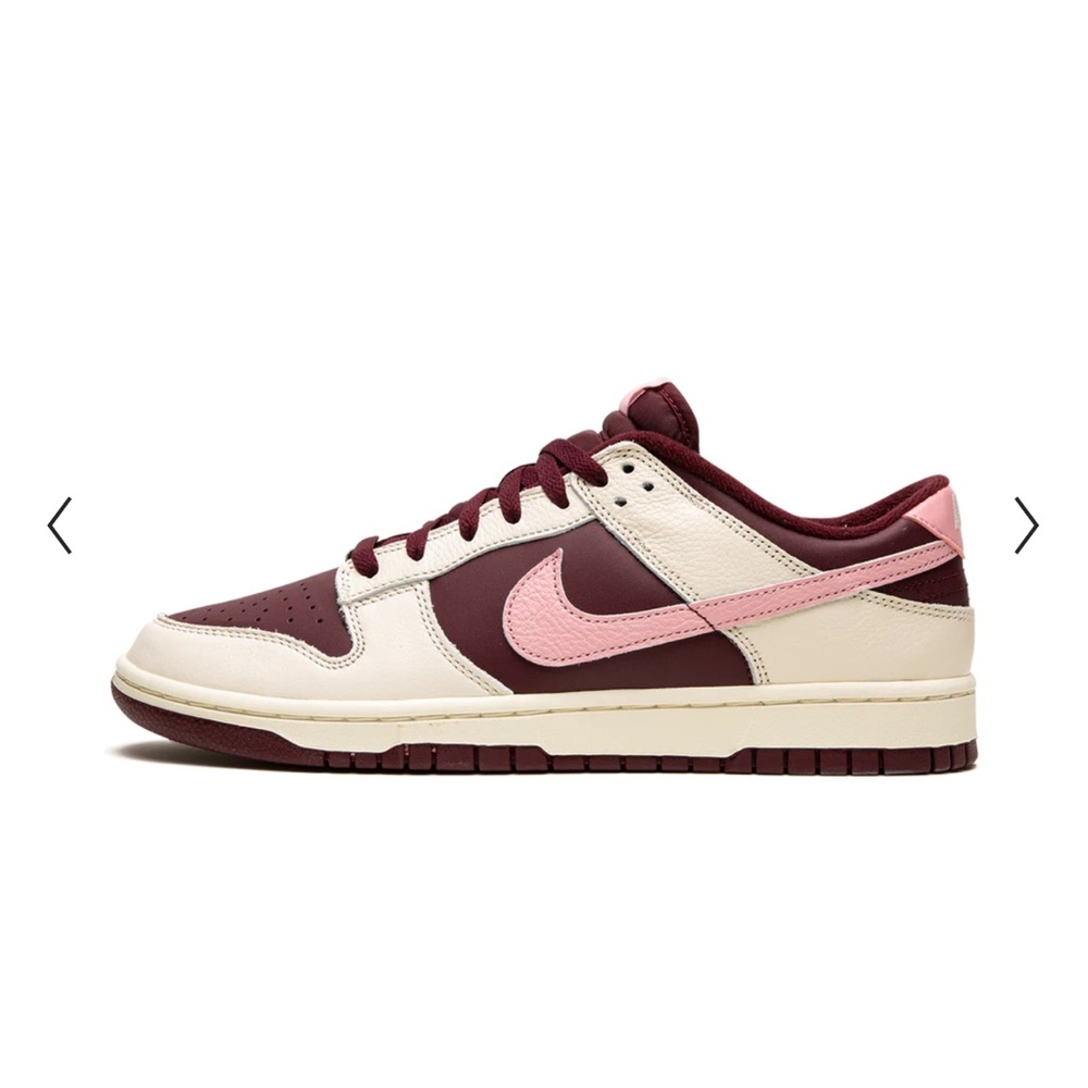 Nike Valentine’s Day dunks (2023)